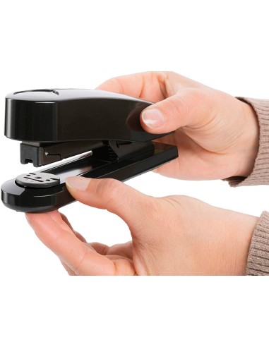Grapadora novus b4fc plastico abs reciclado grapado plano capacidad 50 hojas usa grapas 24 6 8 y 26 6 8 color negro