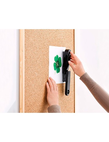 Grapadora novus b4 plastico abs reciclado capacidad 40 hojas usa grapas 24 6 8 y 26 6 8 color negro