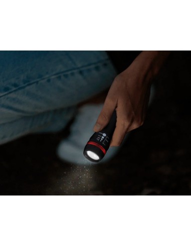 Linterna q connect kf18749 plastico con zoom 1w modo alumbrado encendido apagado incluye 3 pilas aaa