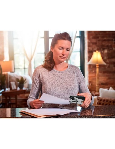 Grapadora q connect metalizada y negra de tenaza tacto suave capacidad 25 hojas usa grapas 24 6 y 26 6