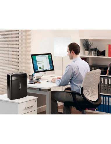 Destructora de documentos q connect kf17970 capacidad de corte 6 h destruye grapas clips y tarjetas papelera 14l