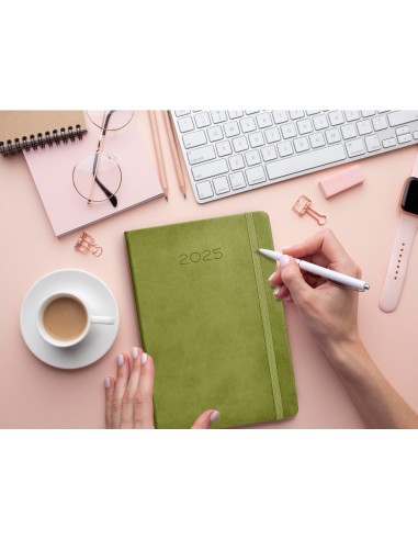 Agenda encuadernada liderpapel mykonos a5 2025 dia pagina color verde papel 70 gr