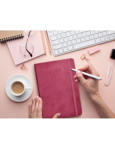 Agenda encuadernada liderpapel mykonos a5 2025 dia pagina color rosa buganvilla papel 70 gr