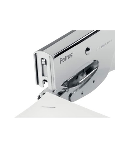 Grapadora petrus de tenaza 222 metalica cromada capacidad de grapado 40 hojas usa grapas 22 6 8 y 24 6 8