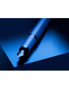 Pluma parker im professionals monochrome blue plumin f en estuche de regalo