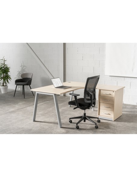 Silla de oficina rocada brazos regulables asiento tela ignifuga y respaldo malla color negro Silla de oficina rocada brazos regulables asiento tela ignifuga y respaldo malla color negro