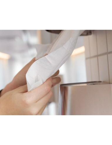 Papel secamanos 2 capas 199 mm x 135 mt mandril 70 mm diametro 197 mm