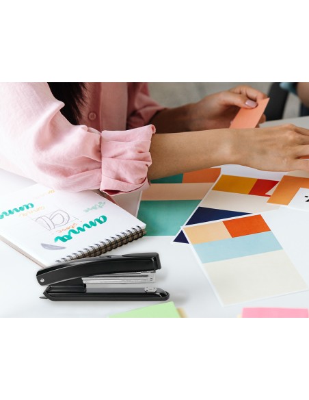 Grapadora q connect kf01231 metalica negra capacidad 20 hojas