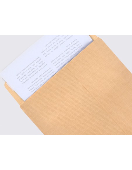 Sobre liderpapel bolsa fuelle kraft armado 280x365x50mm solapa tira de silicona papel 155 gr caja de 50 unidades