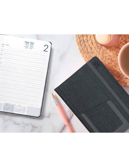 Agenda encuadernada liderpapel saria a5 2025 dia pagina color negro papel 70 gr