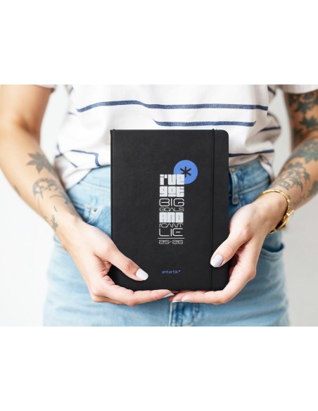 Agenda escolar antartik 25 26 encuadernada go simil piel negro semana vista a5 bilinguepapel fsc 80 gr