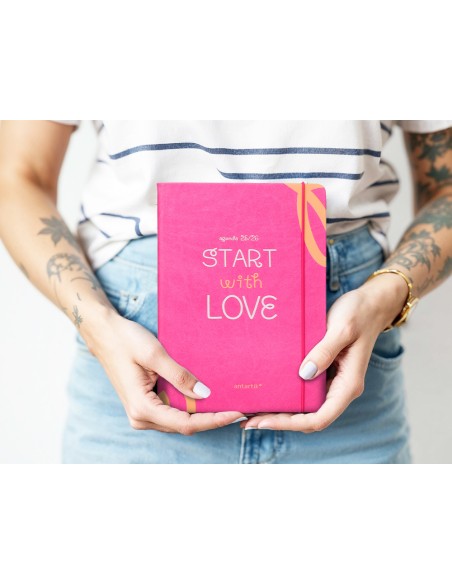 Agenda escolar antartik 25 26 encuadernada go simil piel fucsia semana vista a5 bilingue papel fsc 80 gr